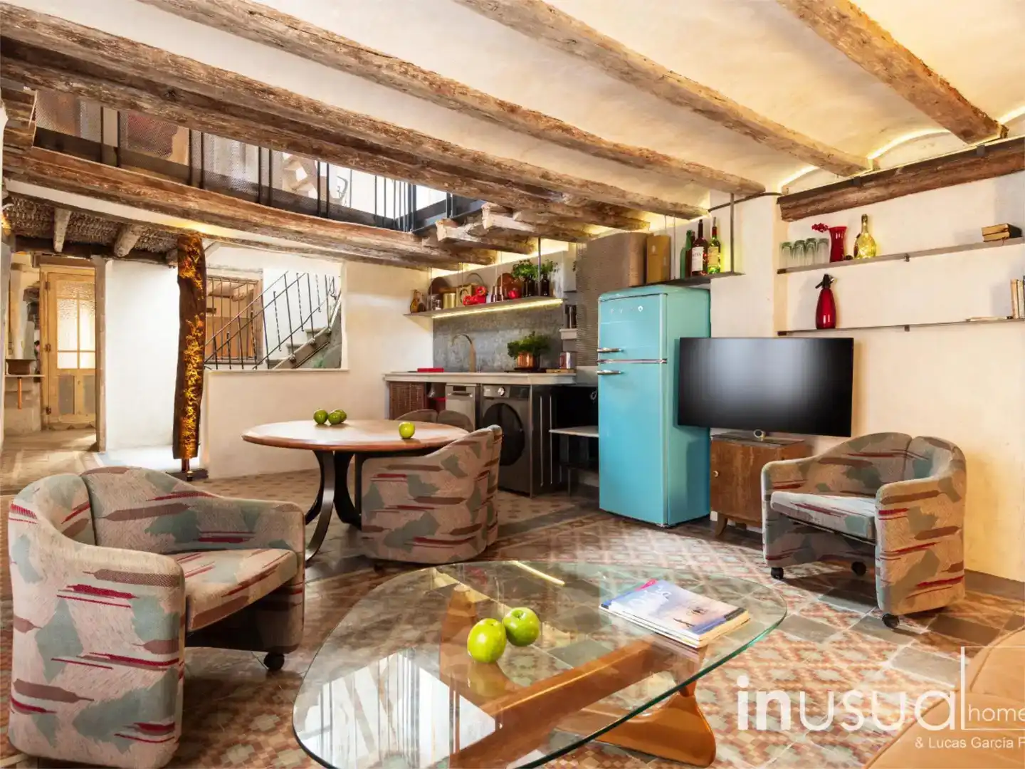 Sala d'estar de Àtic de lloguer en  Zaragoza Capital amb Aire condicionat