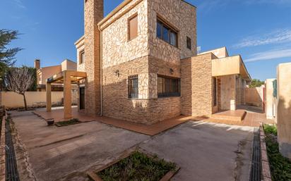 Vista exterior de Casa o xalet en venda en Dúrcal amb Calefacció, Jardí privat i Piscina