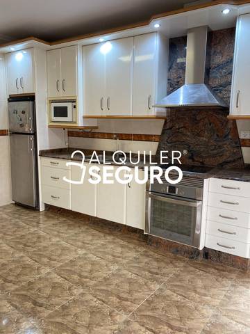 Piso en Alquiler en Cipres en Casco Antiguo