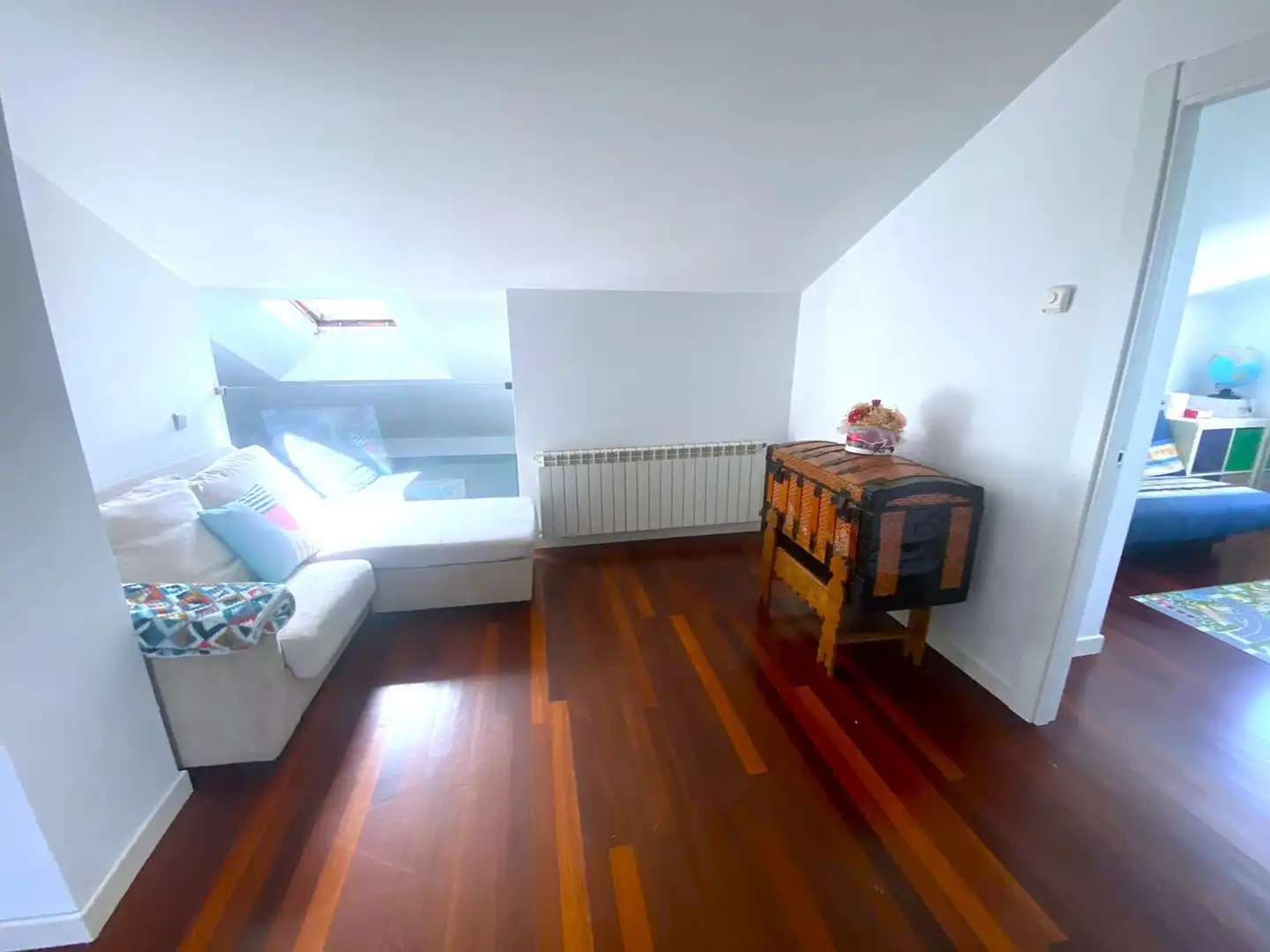 Bedroom of Houses for sale in Castro-Urdiales  with Heating, Private garden and Parquet flooring