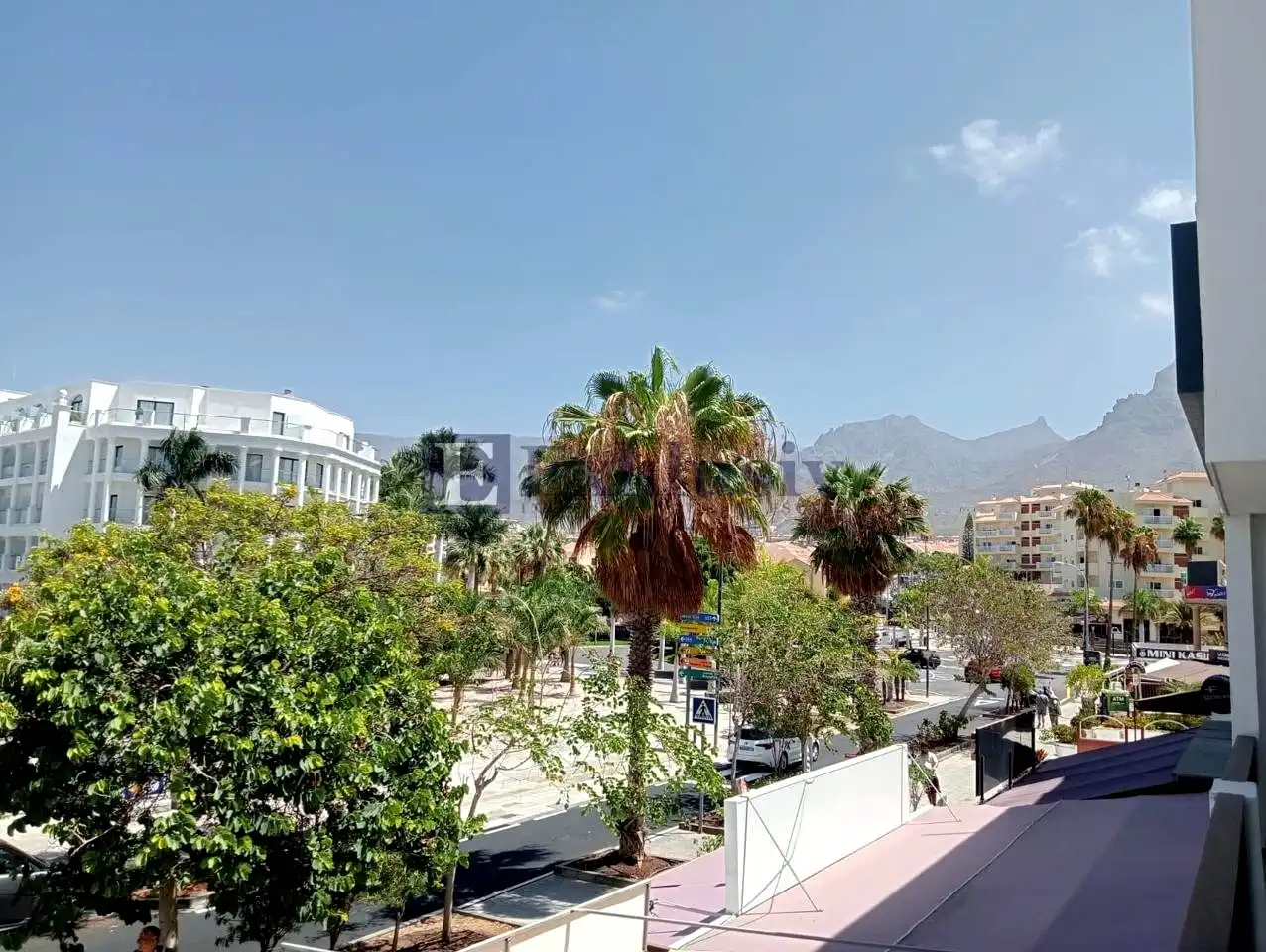 Vista exterior de Local en venta en Adeje