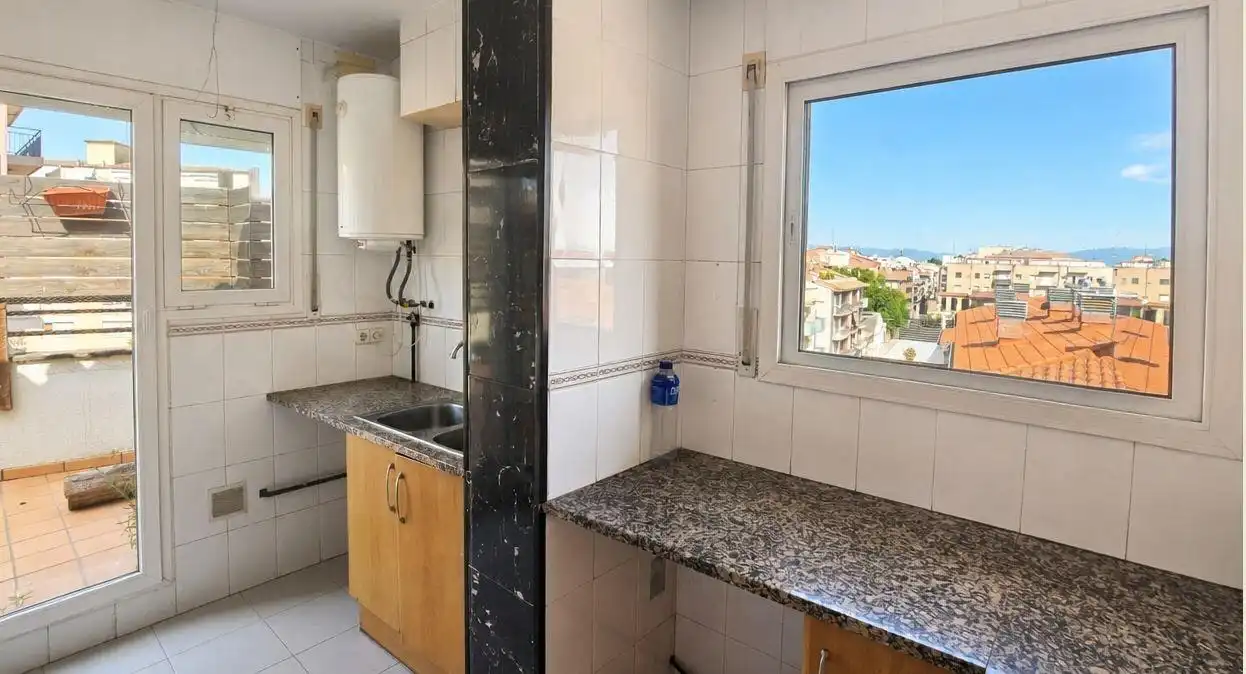 Kitchen of Attic for sale in Figueres