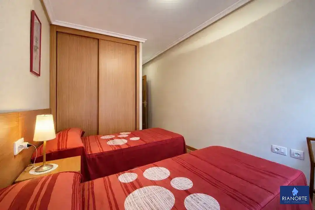 Dormitori de Pis en venda en Gozón amb Calefacció, Parquet i Terrassa