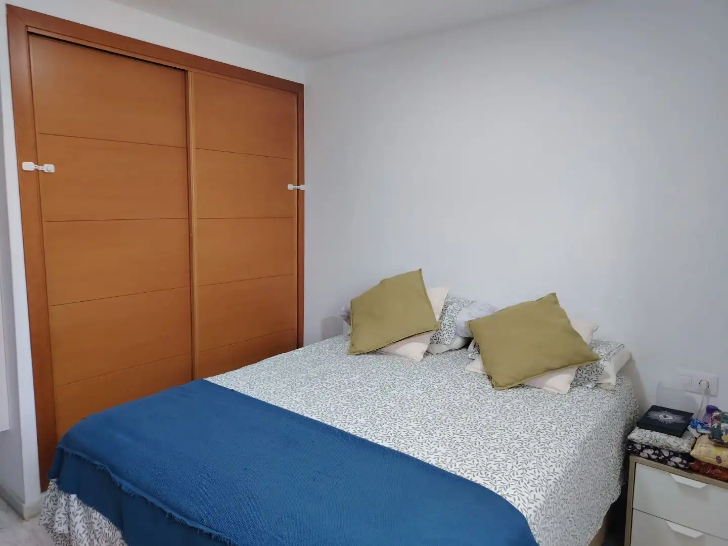 Bedroom of Flat for sale in  Sevilla Capital  with Air Conditioner and Balcony