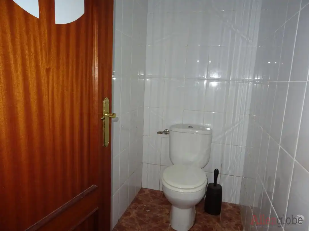 Baño de Local en venta en Oviedo 