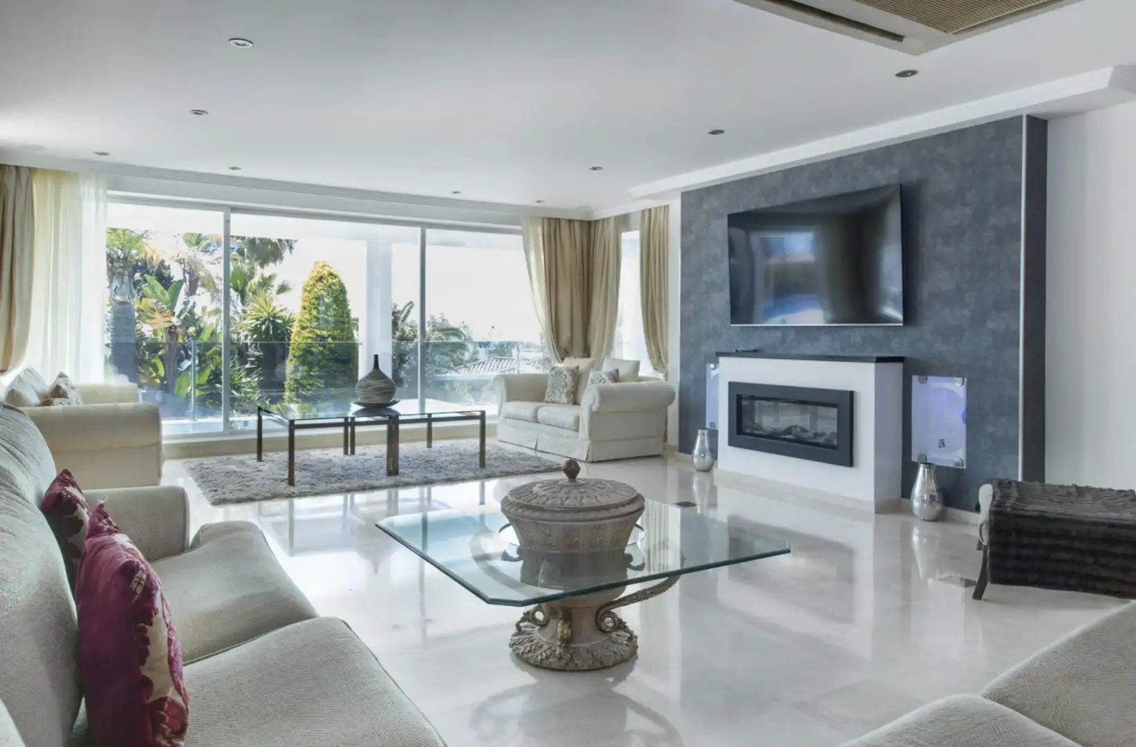 Chalet con piscina en venta en Elviria - Cabopino, imagen 3