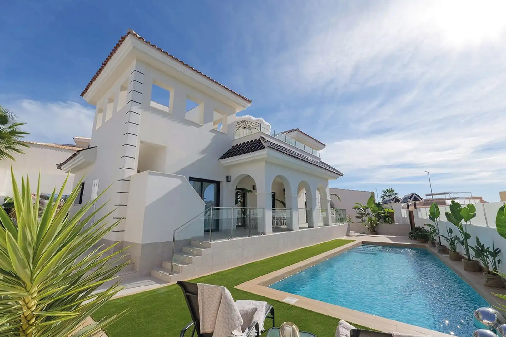 Vista exterior de Casa o xalet en venda en Rojales amb Aire condicionat, Jardí privat i Terrassa