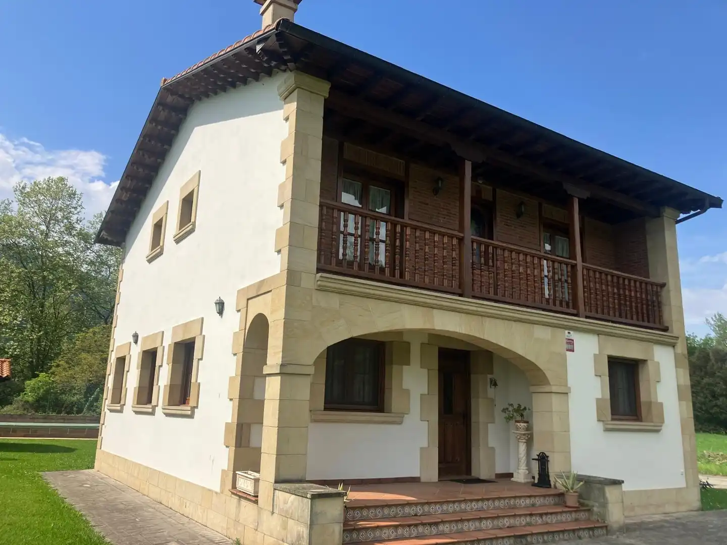 Vista exterior de Casa o chalet en venta en Puente Viesgo con Calefacción, Jardín privado y Terraza