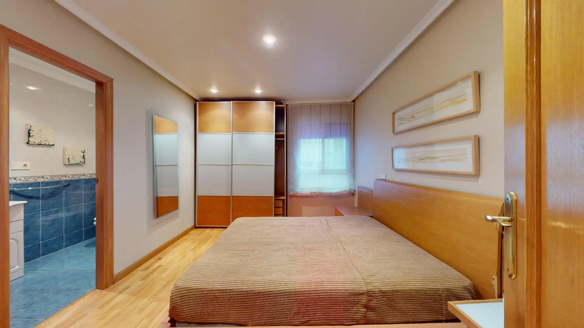 Habitación de Piso en venta en Elche / Elx con Trastero y Balcón