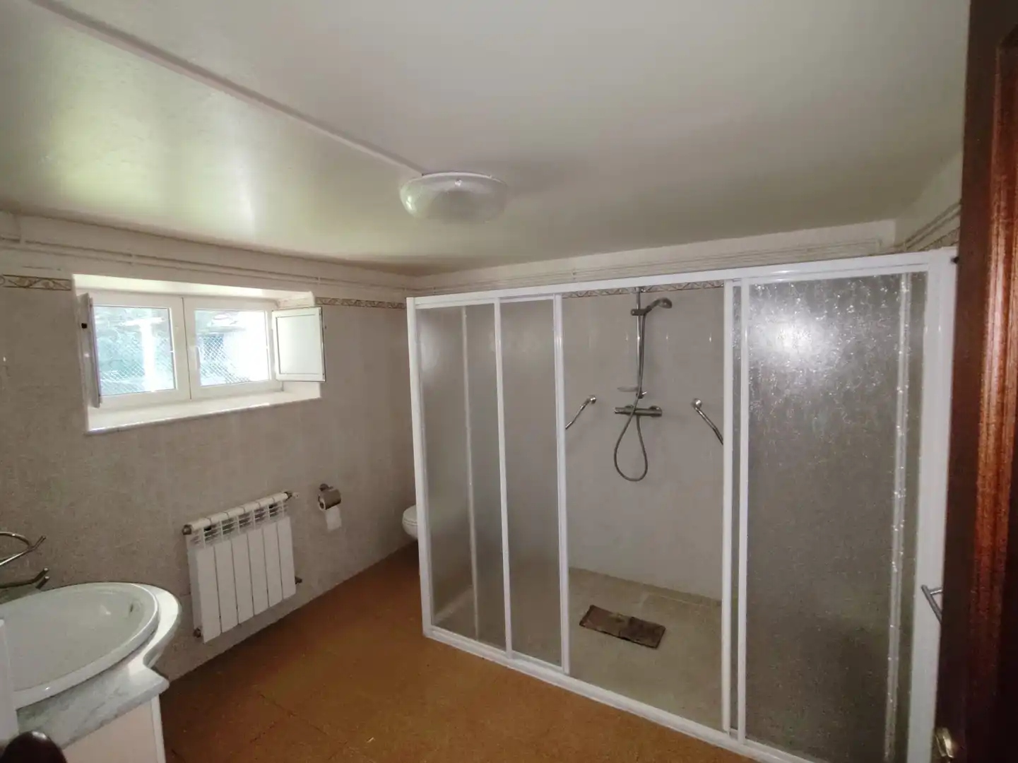 Baño de Casa o chalet en venta en Torrelavega  con Calefacción, Jardín privado y Terraza