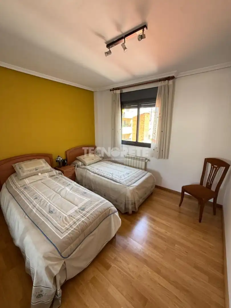 Bedroom of Flat for sale in Madrid  with Air Conditioner, Heating and Terrace