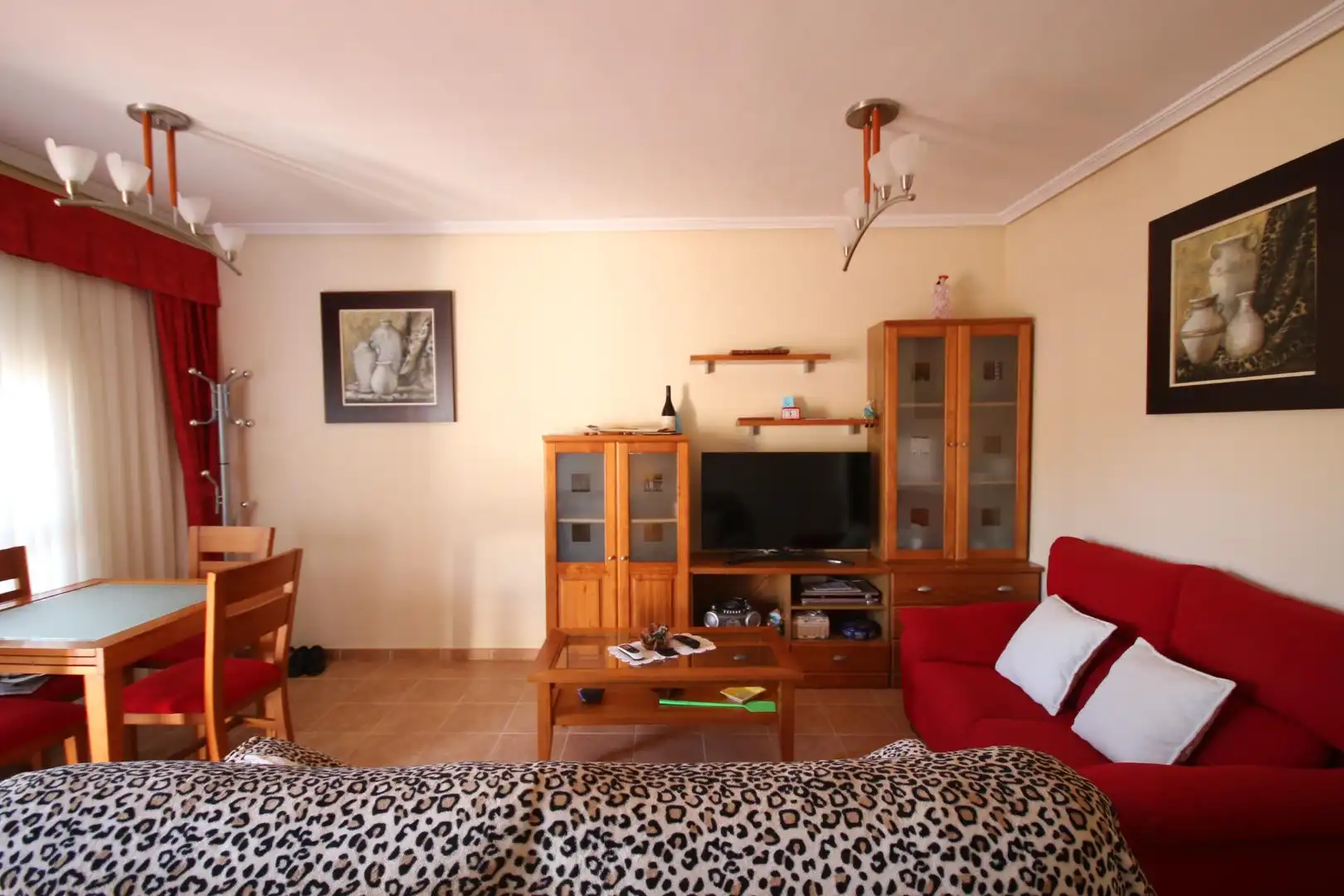Sala d'estar de Casa o xalet en venda en El Almendro amb Aire condicionat i Traster