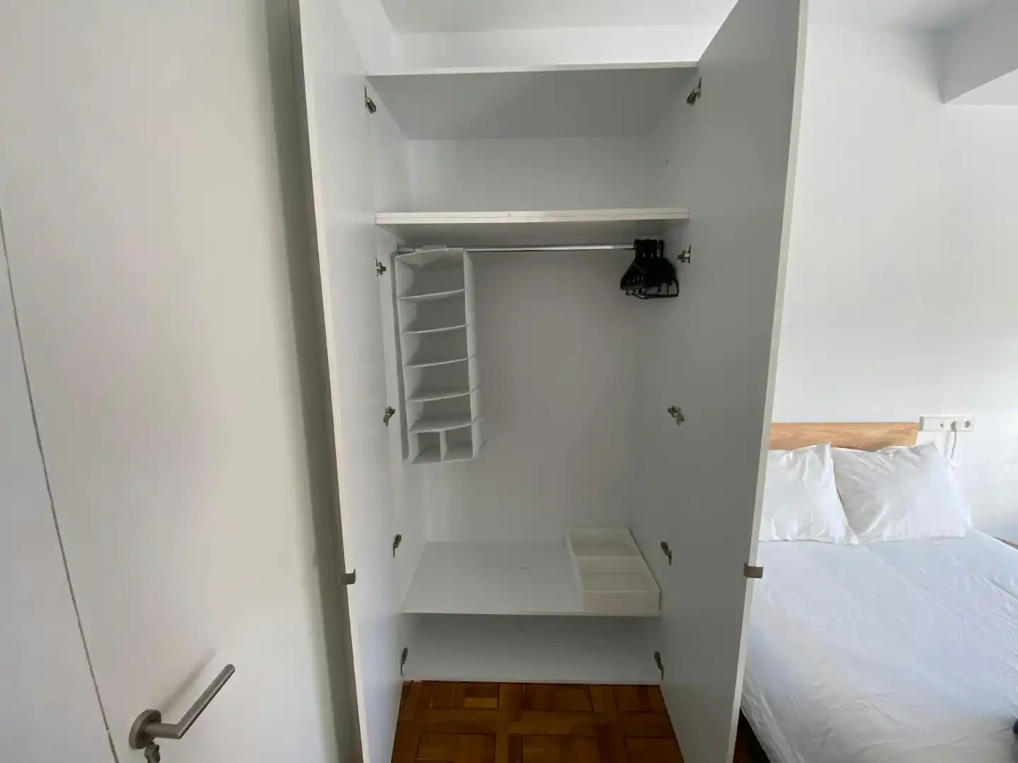 Bedroom of Flat for share in Madrid  with Air Conditioner, Heating and Furnished
