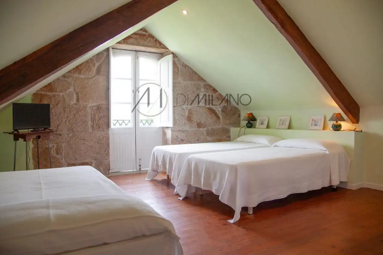 Dormitori de Finca rústica en venda en Mondariz amb Calefacció, Jardí privat i Terrassa