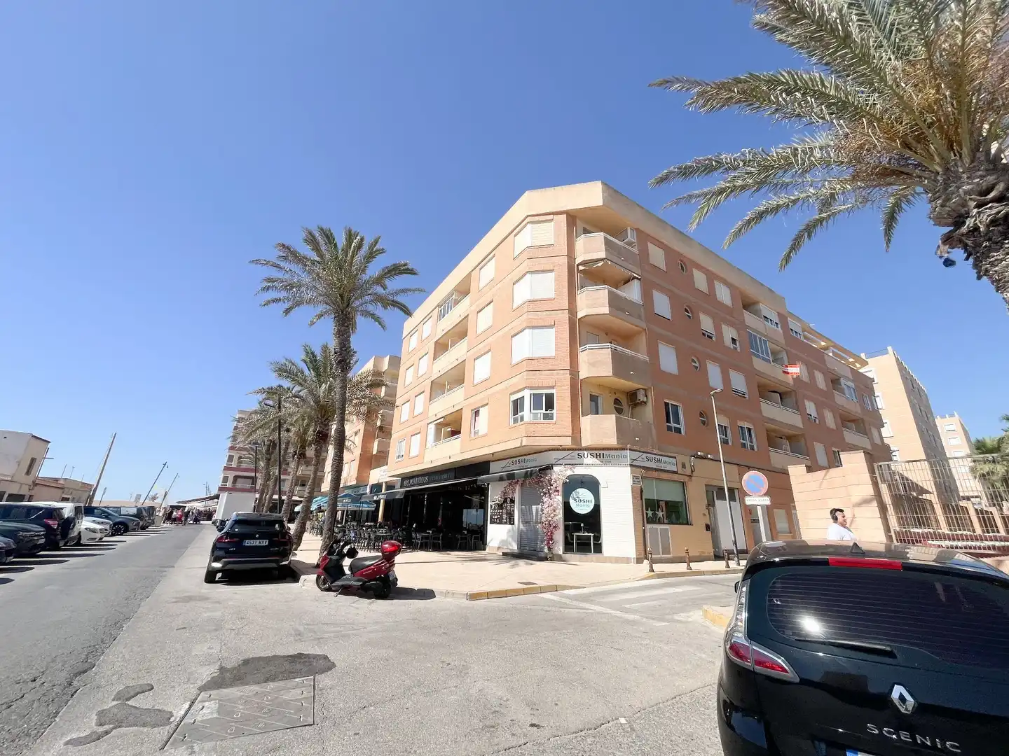 Vista exterior de Piso en venta en Guardamar del Segura con Terraza, Trastero y Amueblado