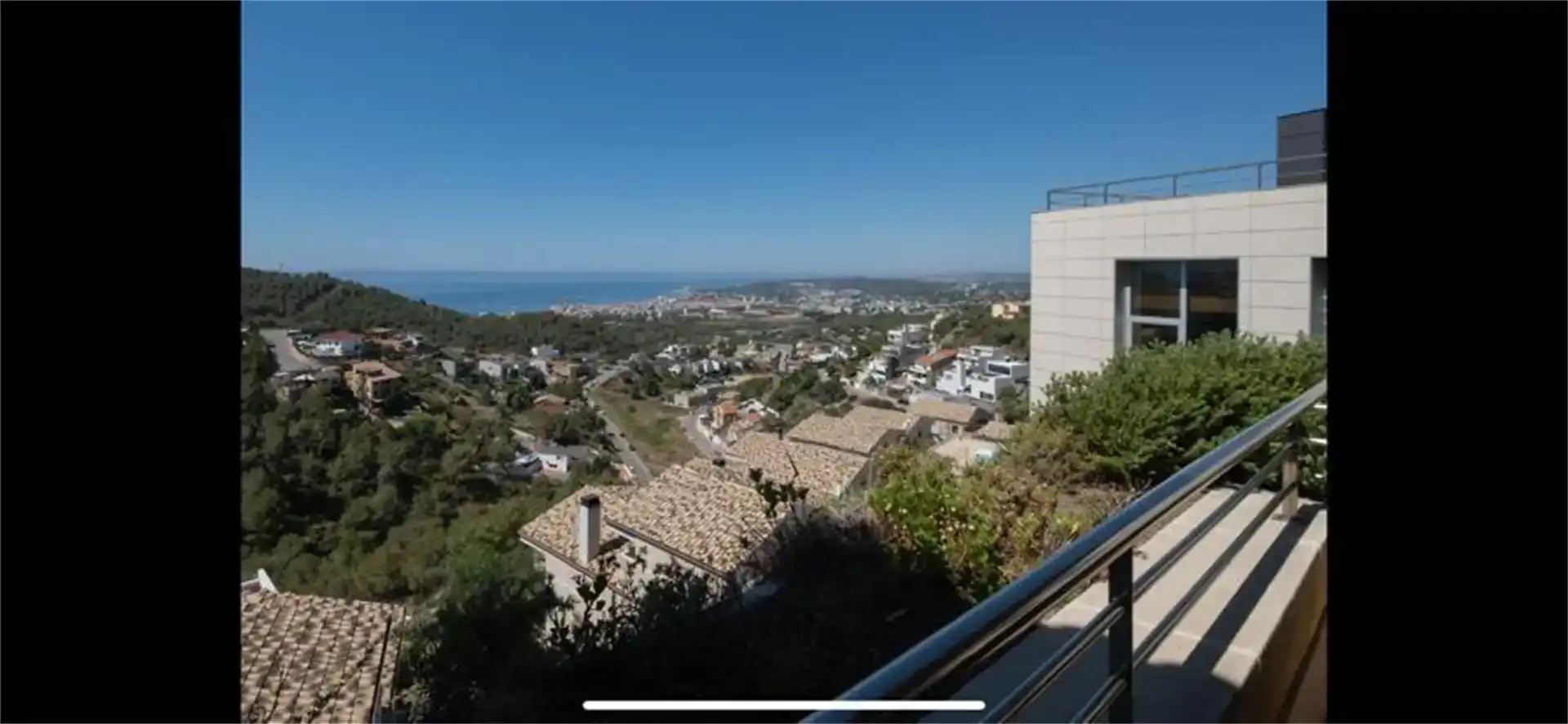 Vista exterior de Casa o xalet en venda en Sitges amb Aire condicionat, Piscina i Balcó