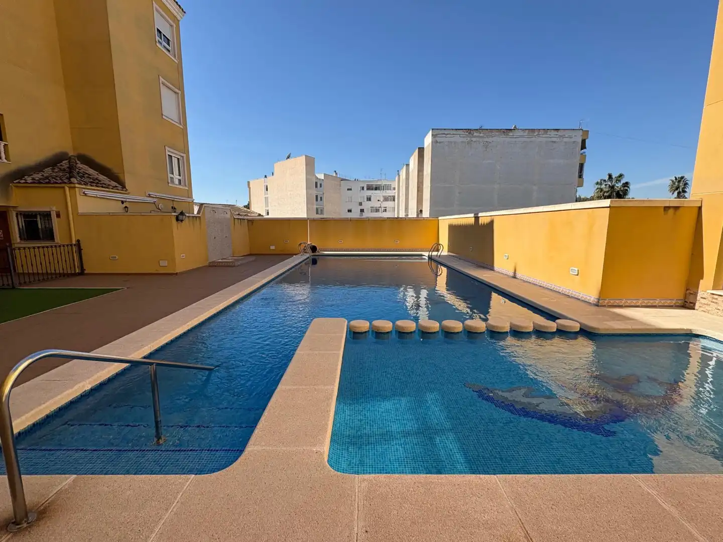 Piscina de Apartament en venda en Almoradí amb Aire condicionat, Traster i Piscina comunitària