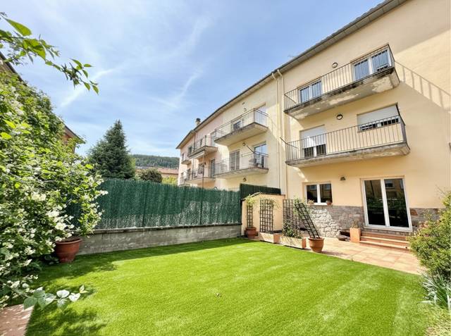 Casa adosada en Venta en Carrer Plana en Campdevànol