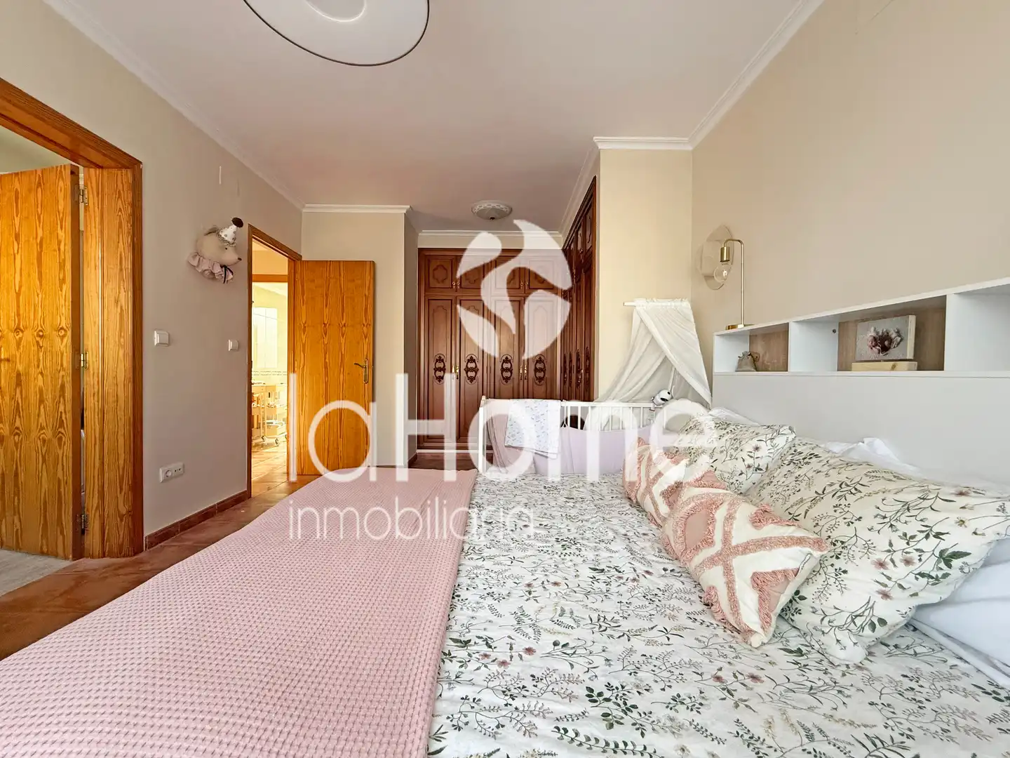 Habitación de Casa adosada en venta en Bétera con Calefacción, Terraza y Horno