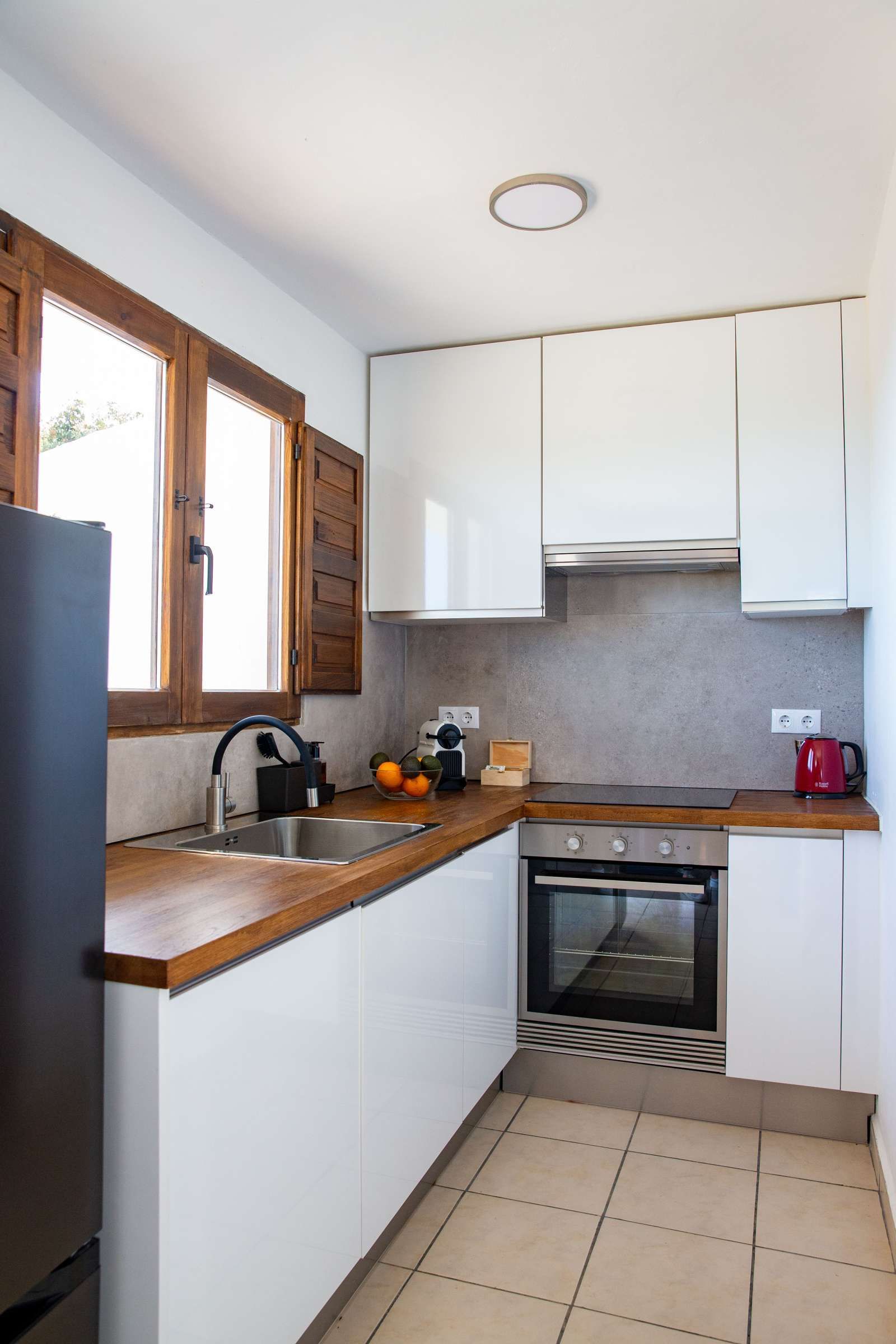 Cuina de Apartament per a compartir en Málaga Capital amb Aire condicionat, Terrassa i Moblat