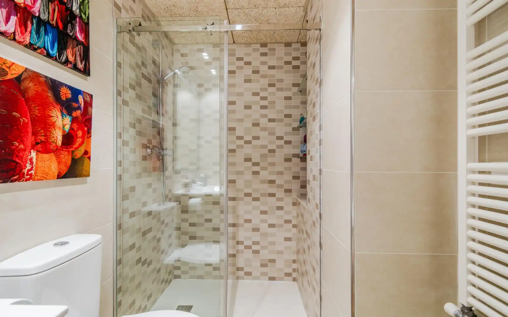 Baño de Apartamento de alquiler en Girona con Balcón