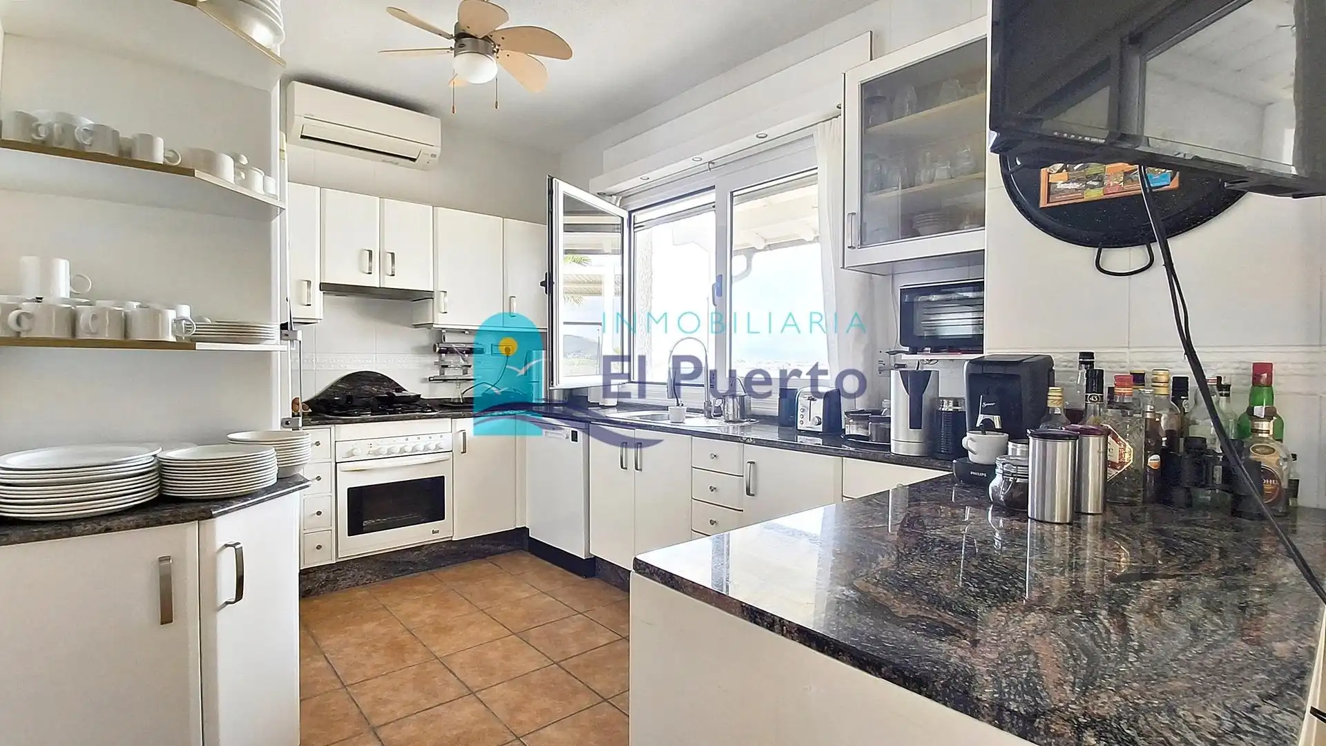 Cocina de Casa o chalet en venta en Cartagena con Aire acondicionado, Calefacción y Jardín privado