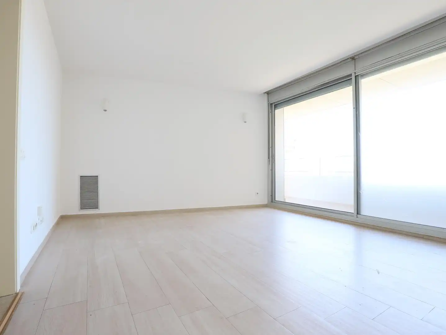 Sala d'estar de Pis en venda en Sant Adrià de Besòs amb Aire condicionat, Calefacció i Jardí privat