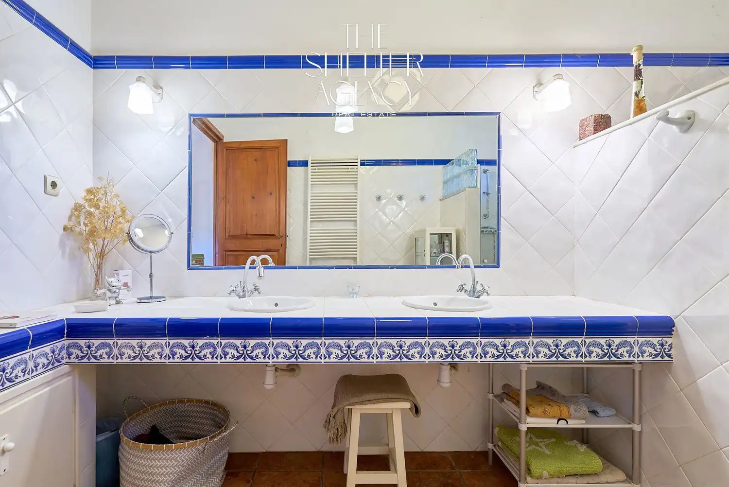 Baño de Finca rústica en venta en Sant Pere de Ribes con Aire acondicionado, Jardín privado y Piscina comunitaria