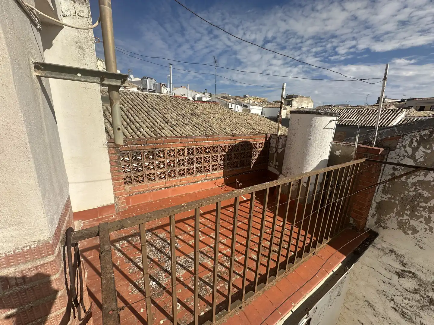 Vista exterior de Casa o xalet en venda en Úbeda amb Terrassa, Traster i Balcó