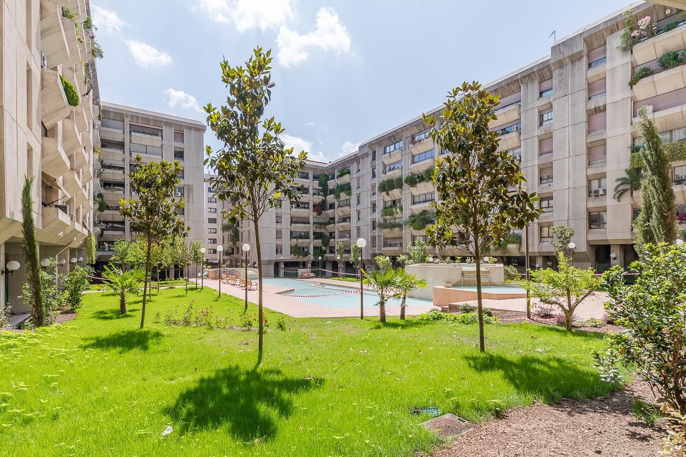 Exterior view of Flat for sale in  Madrid Capital  with Heating, Private garden and Balcony