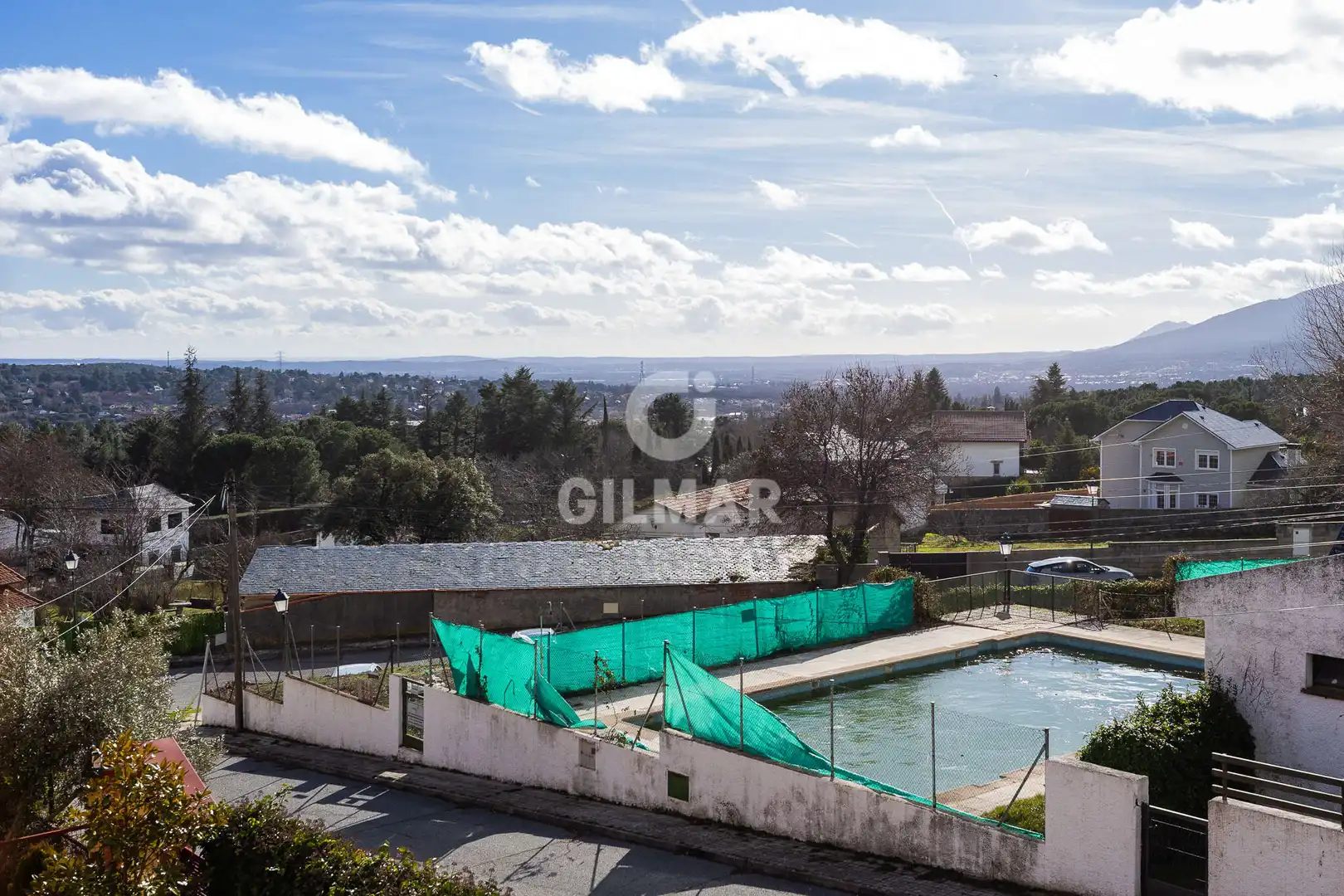 Vista exterior de Casa adosada en venta en Cercedilla con Calefacción, Jardín privado y Piscina