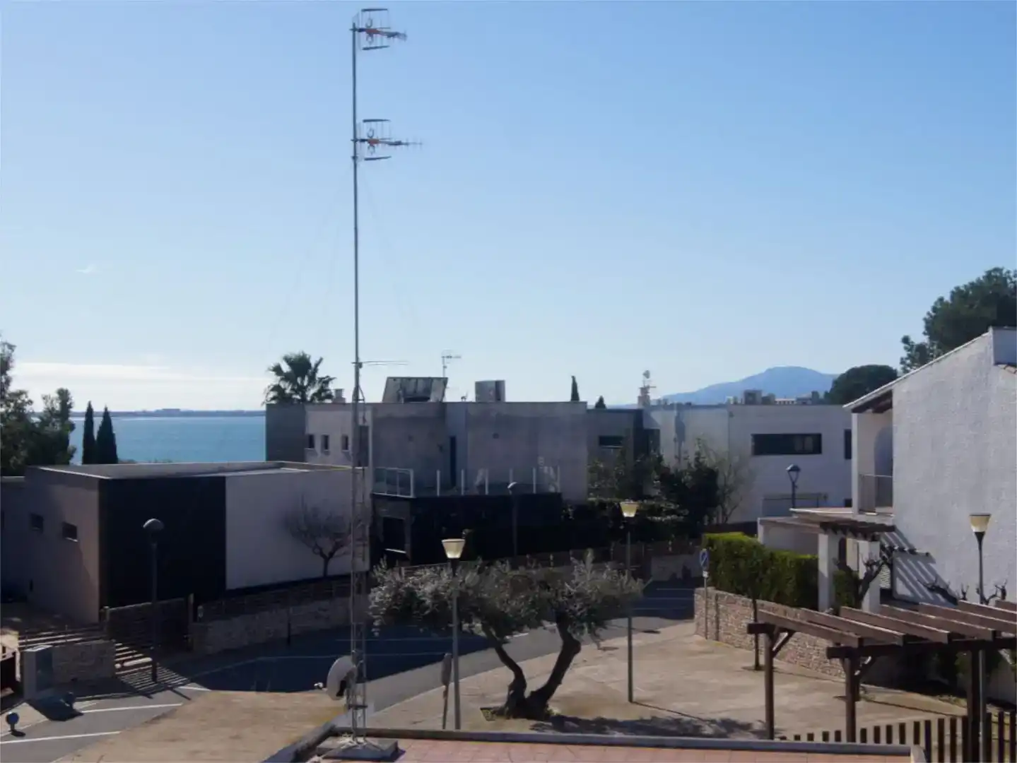 Vista exterior de Piso en venta en El Perelló con Aire acondicionado, Jardín privado y Piscina