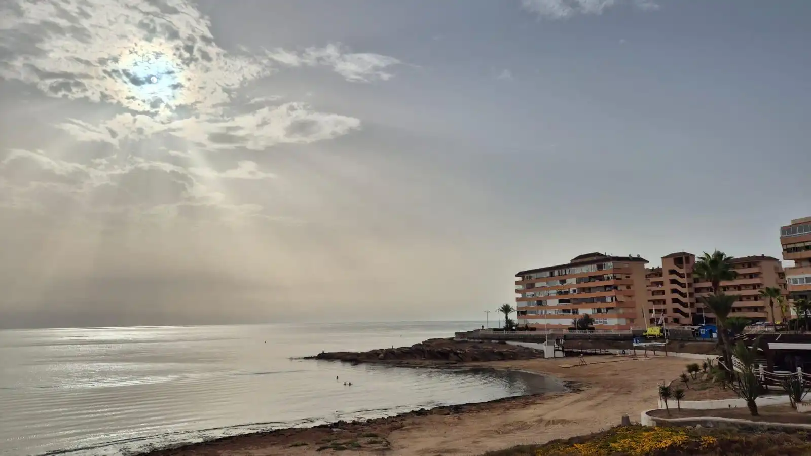 Vista exterior de Casa o chalet en venta en Torrevieja con Jardín privado, Amueblado y Piscina comunitaria