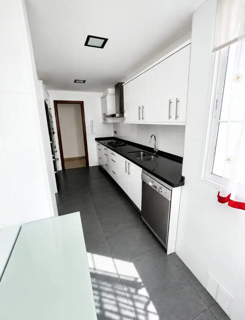 Kitchen of Flat for rent in Valencia  with Air Conditioner, Furnished and Oven