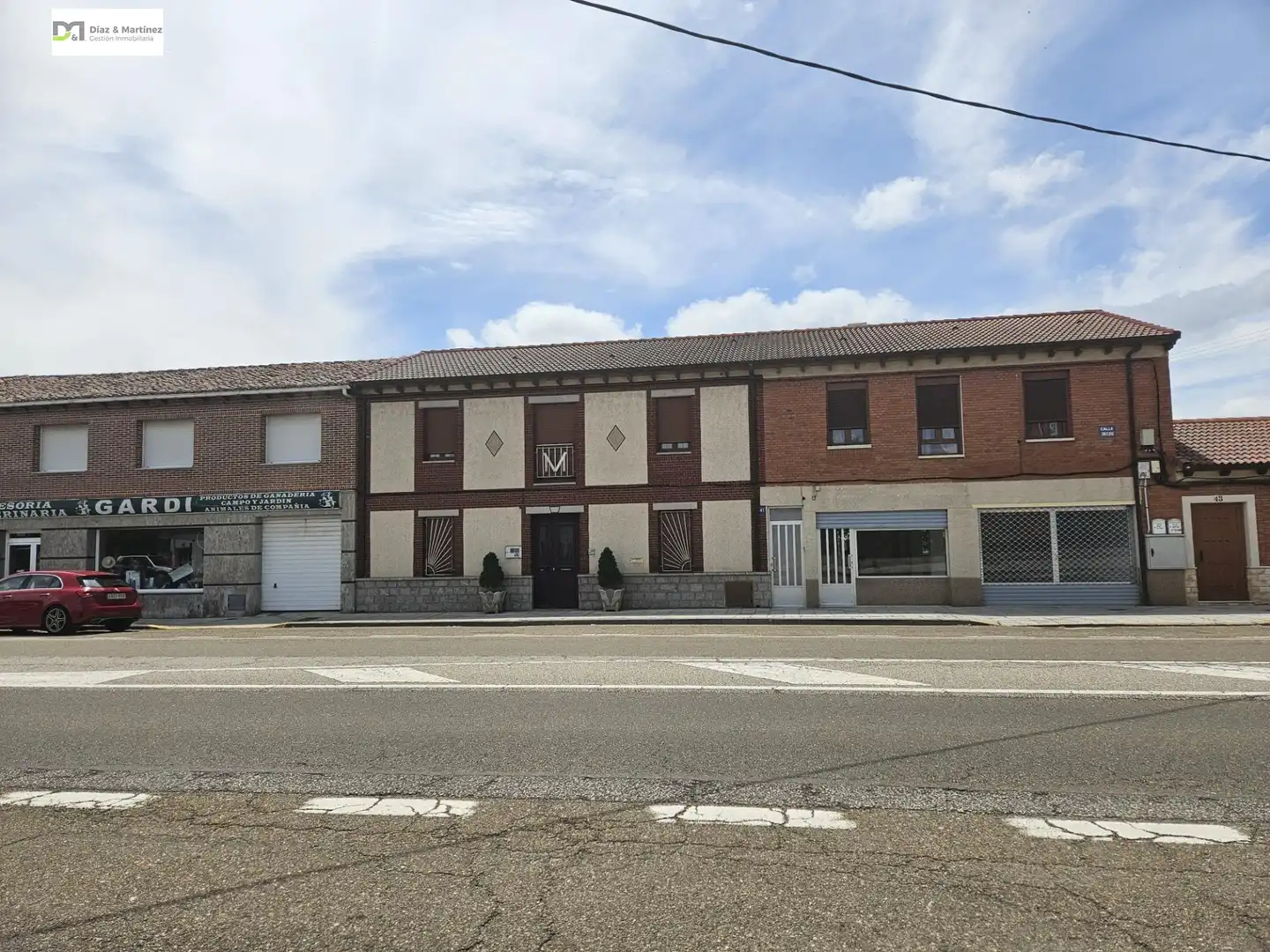 Local comercial de lloguer a Villaturiel