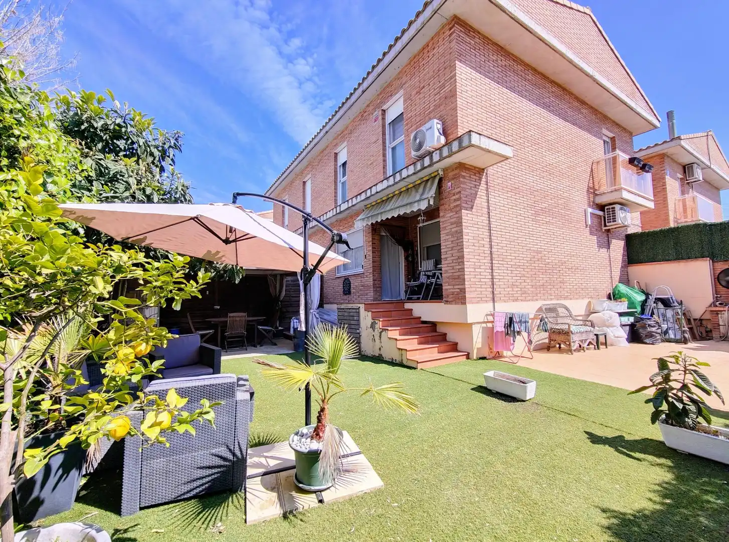 Garten von Einfamilien-Reihenhaus zum Verkauf in  Tarragona Capital mit Klimaanlage, Privatgarten und Terrasse