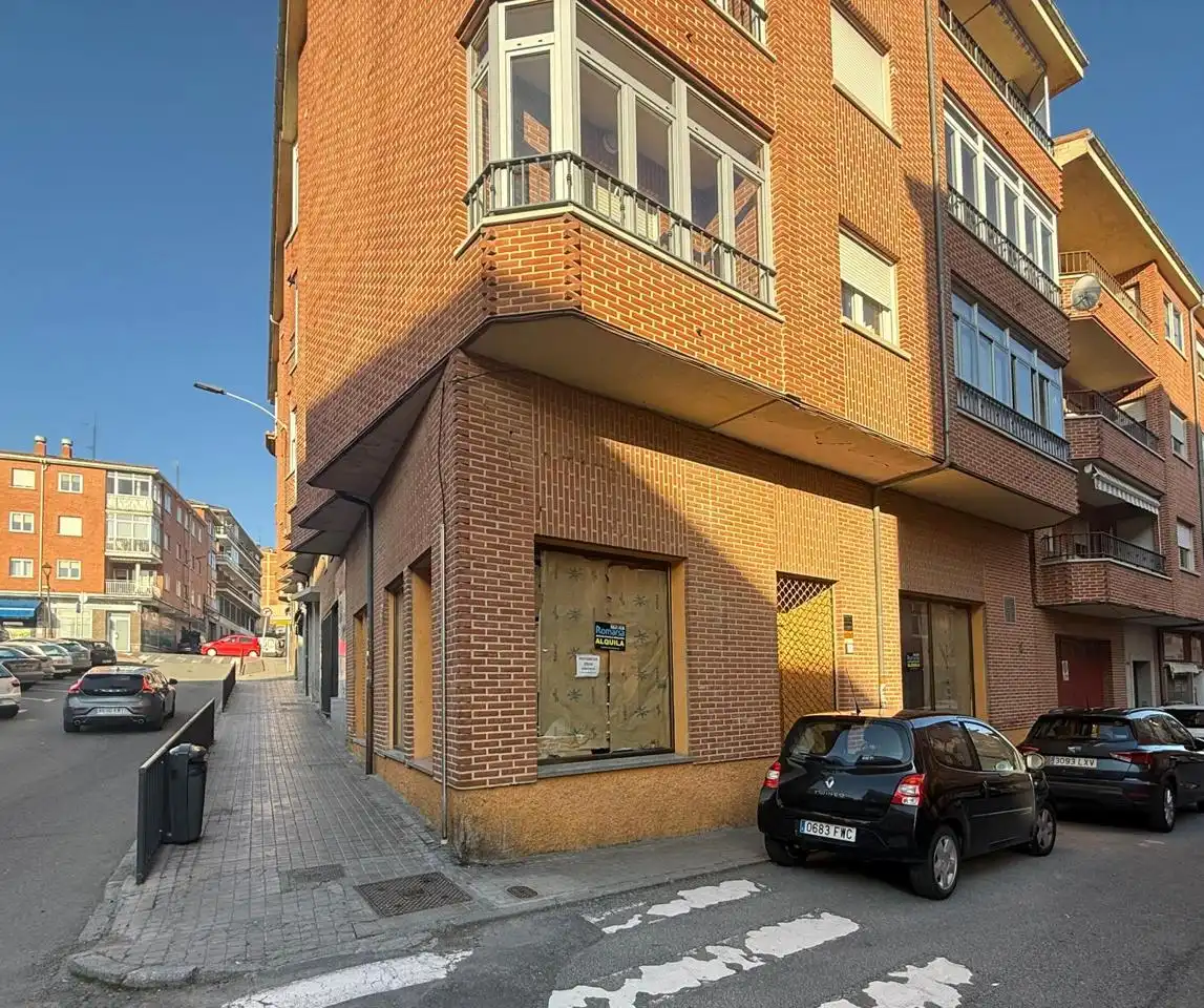 Vista exterior de Local de alquiler en Ávila