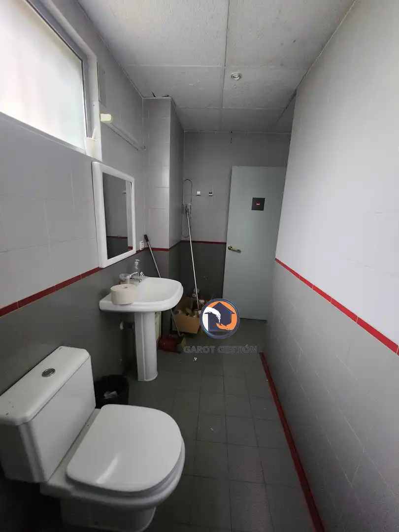 Badezimmer von Geschaftsraum zum Verkauf in Guadalajara mit Klimaanlage und Internet