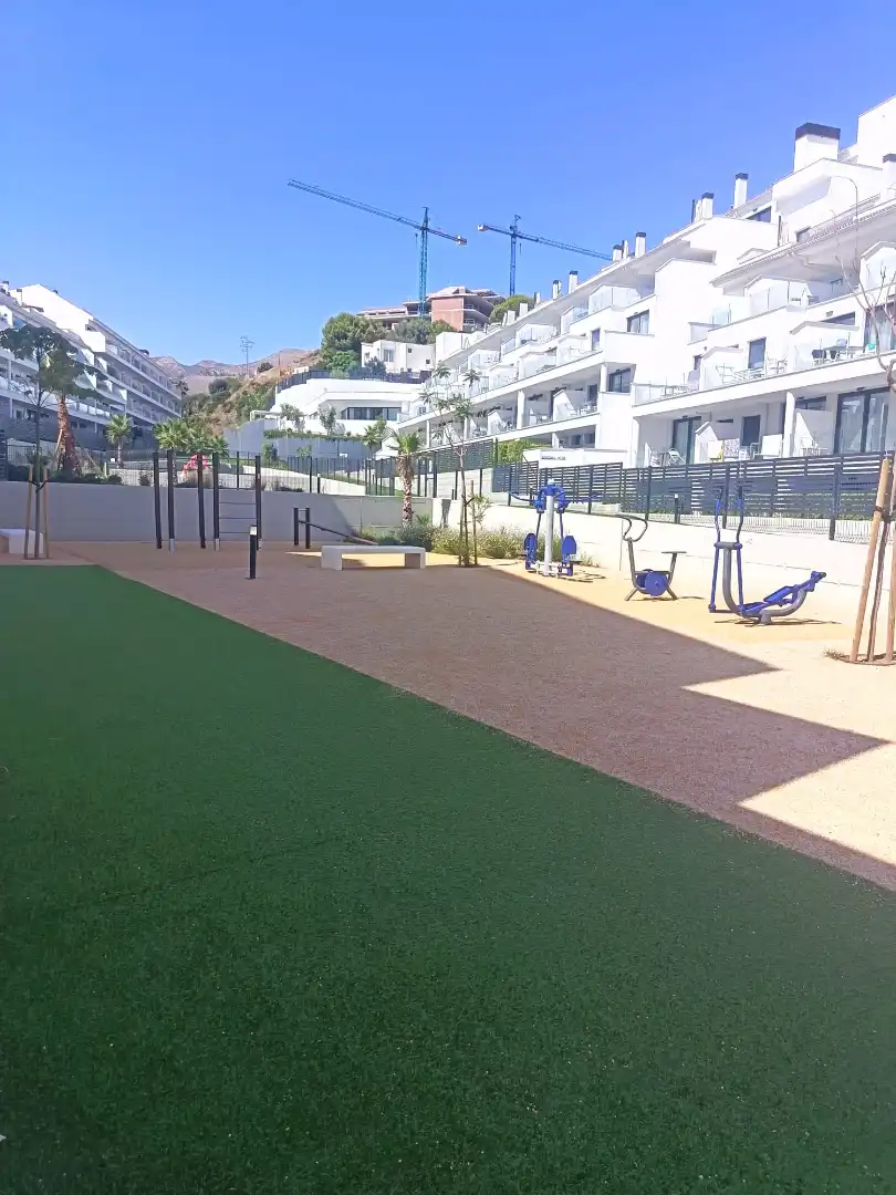 Außenansicht von Wohnung zur Miete in Fuengirola mit Klimaanlage, Terrasse und Möbliert