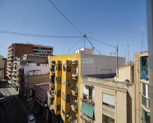 Vista exterior de Pis en venda en Alicante / Alacant amb Aire condicionat i Balcó