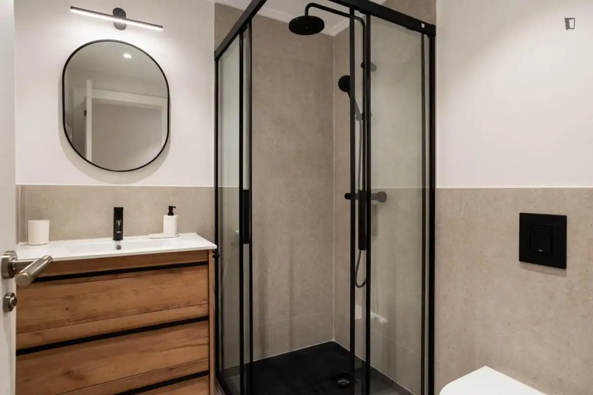 Baño de Apartamento de alquiler en Madrid con Aire acondicionado, Calefacción y Amueblado