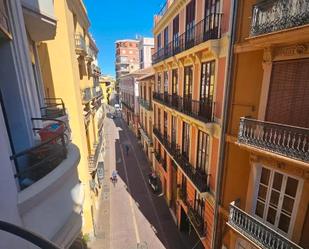 Vista exterior de Pis de lloguer en  Valencia Capital amb Aire condicionat i Balcó