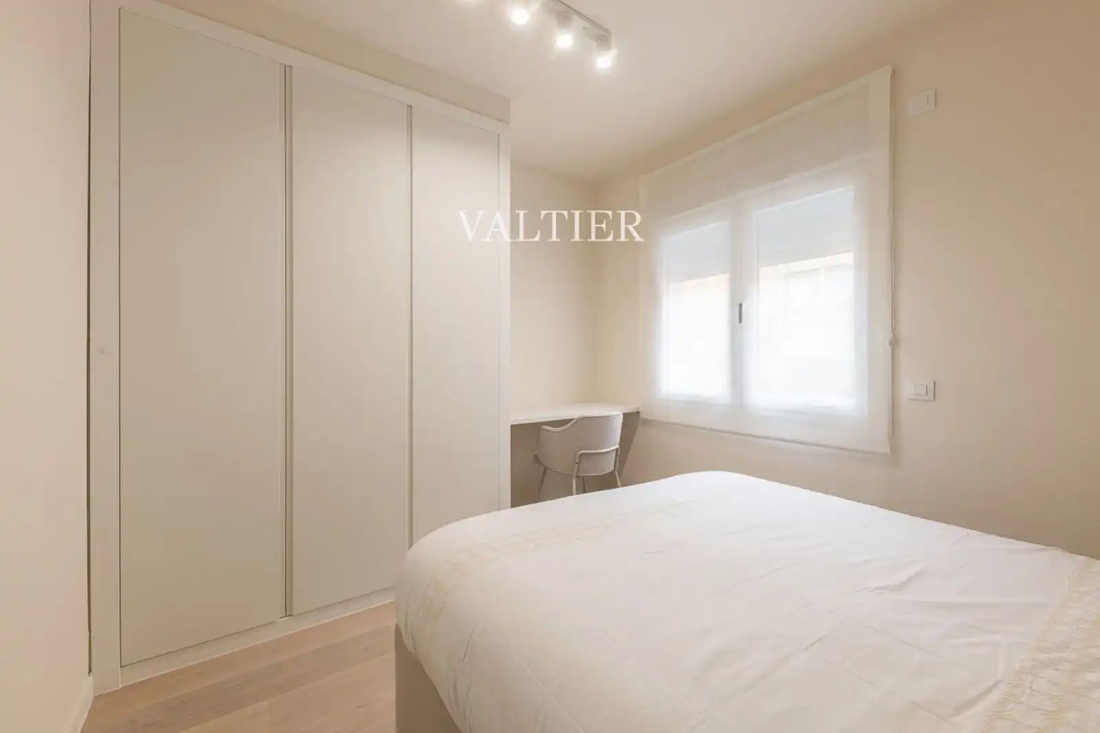Schlafzimmer von Wohnung zur Miete in Madrid mit Klimaanlage, Terrasse und Möbliert