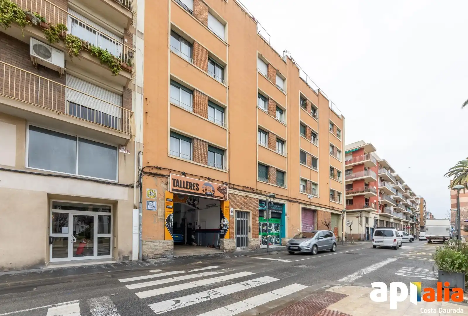 Business premises for sale in Carrer Reial, imagen 2