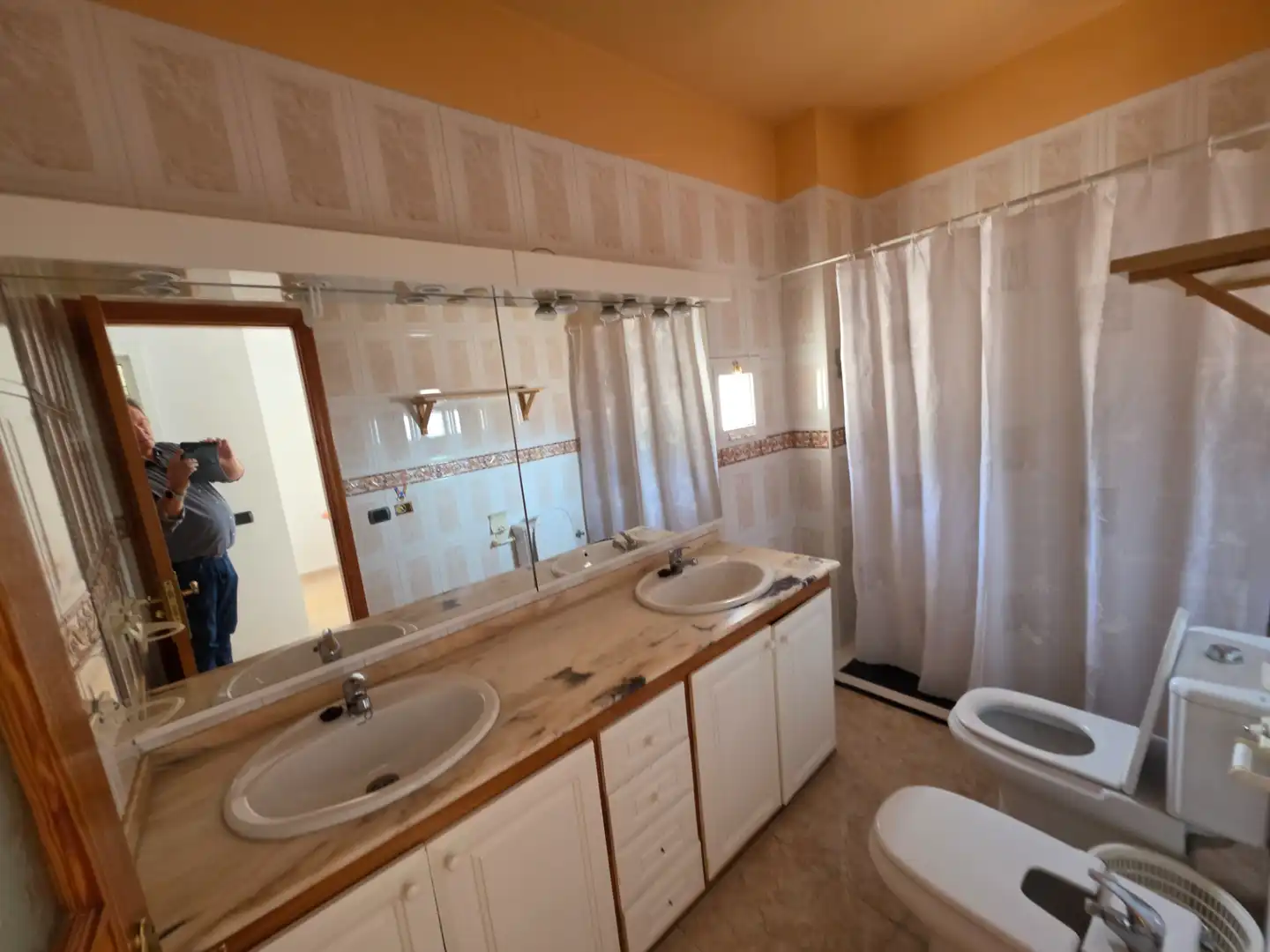 Bathroom of Flat for rent in Candelaria  with Washing machine and Balcony