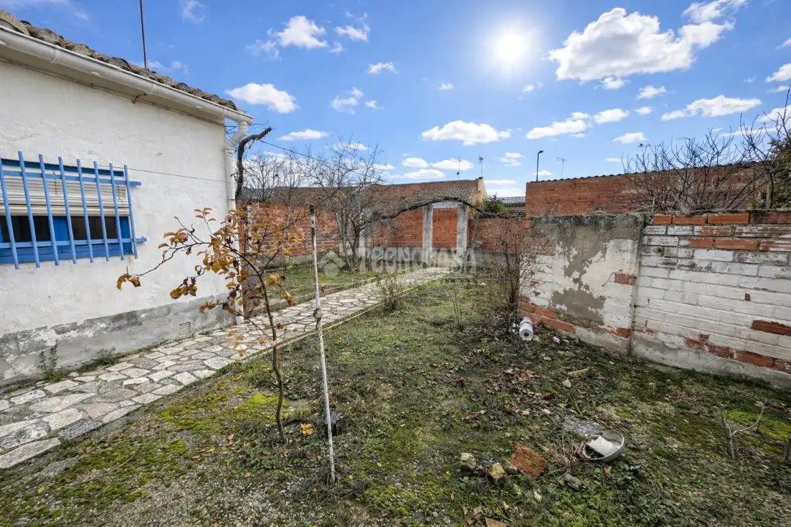 Casa adosada en venta en Villanueva de Duero con Calefacción