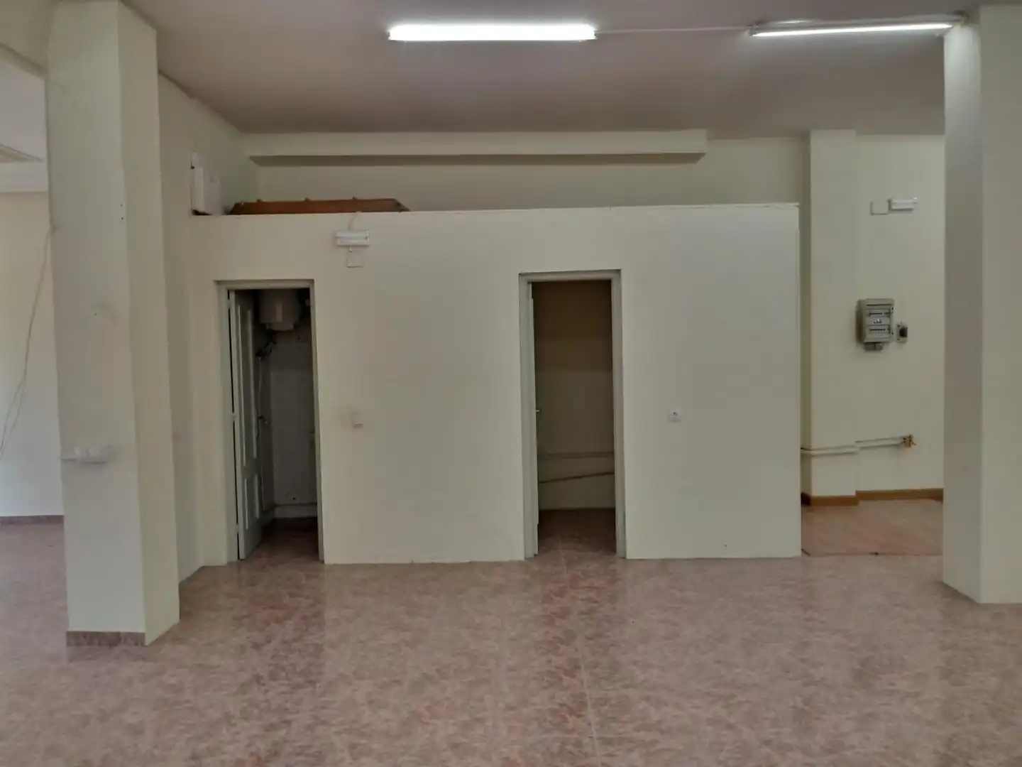 Business premises to rent in Malpartida de Cáceres, imagen 3
