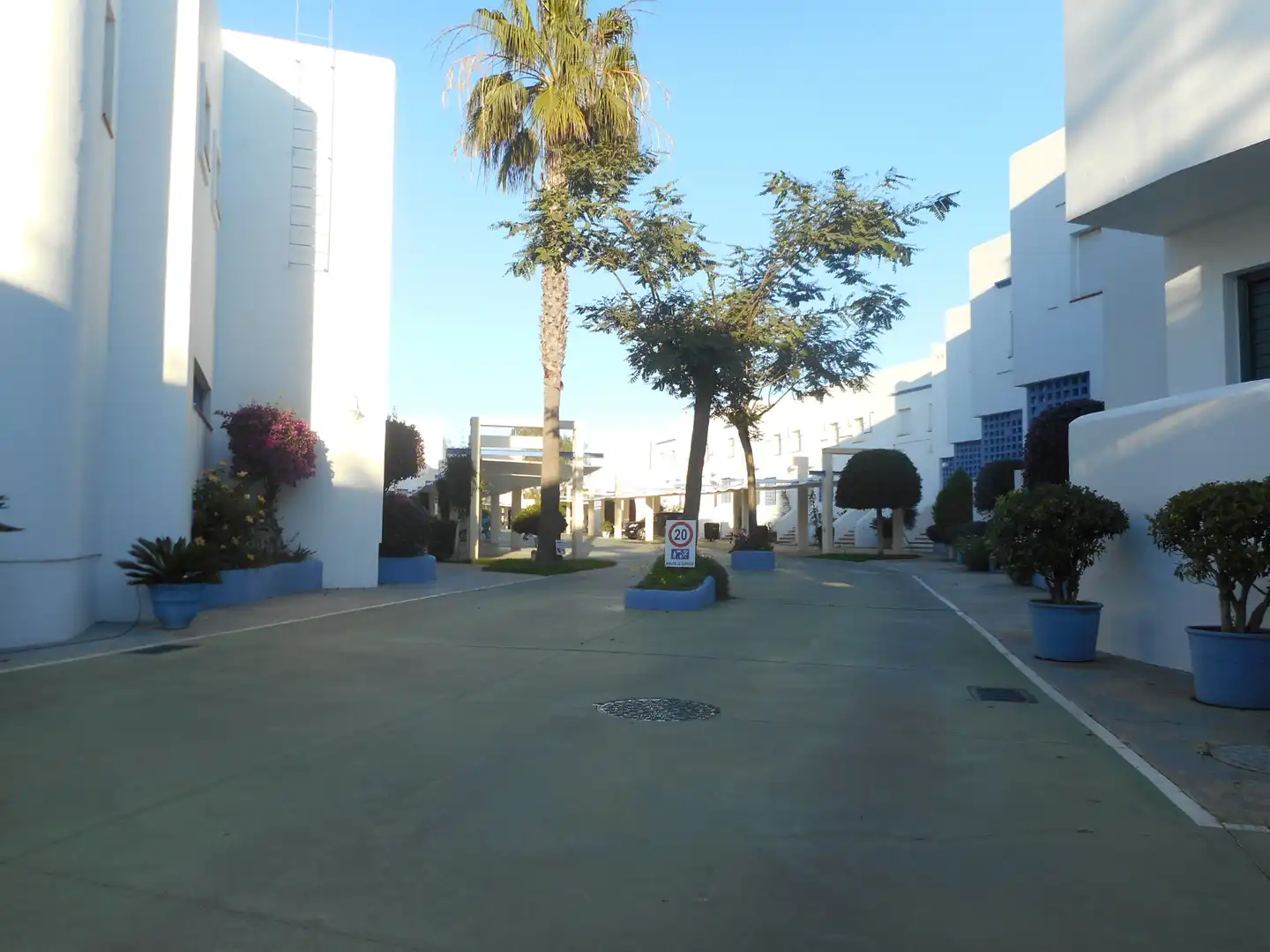 Vista exterior de Casa o xalet en venda en Islantilla amb Terrassa, Traster i Rentadora