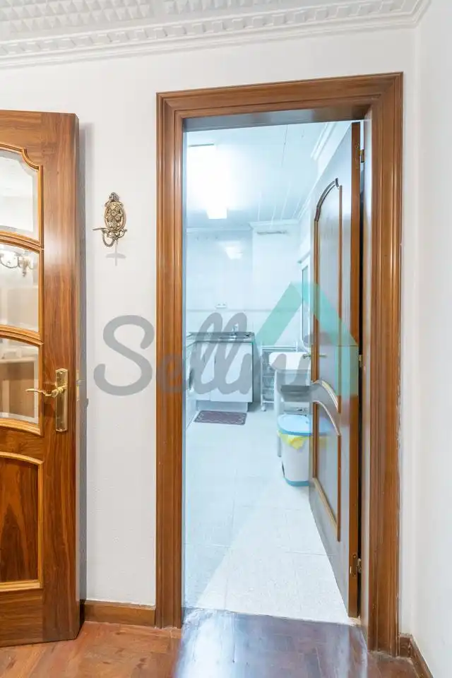 Flat for rent in Gijón   with Heating, Parquet flooring and Furnished