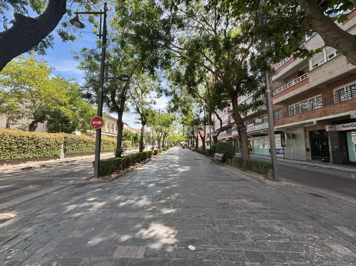Vista exterior de Piso en venta en Guadalajara con Calefacción
